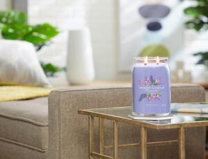 Αρωματικό Κερί Yankee Candle με διάρκεια καύσης έως 80 ώρες και άρωμα Lilac Blossoms