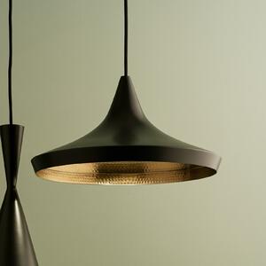 Tom Dixon LED κρεμαστό φωτιστικό Beat Flat, μαύρο, Ø 56 cm, ρυθμιζόμενος, Μαύρο, Σαλόνι / τραπεζαρία, Ορείχαλκος, σχεδιασμός