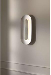 Nuura Aps LED απλίκι Sasi, ύψος 65 cm, ασημί, μέταλλο, ρυθμιζόμενος, Μεταλλικό, Σαλόνι / τραπεζαρία, Μέταλλο, Σκανδιναβικό