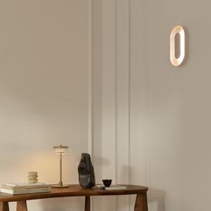 Nuura Aps LED απλίκα Sasi, ύψος 29 cm, ασημί, μέταλλο, ρυθμιζόμενος, Μεταλλικό, Σαλόνι / τραπεζαρία, Μέταλλο, Σκανδιναβικό