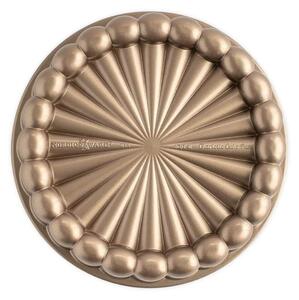 Φόρμα για κέικ στρογγυλό Charlotte Nordic Ware με διαστάσεις 22.5x6cm