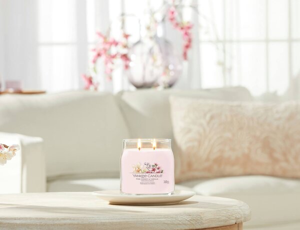 Αρωματικό Κερί Yankee Candle με διάρκεια καύσης έως 50 ώρες και άρωμα Pink Cherry & Vanilla