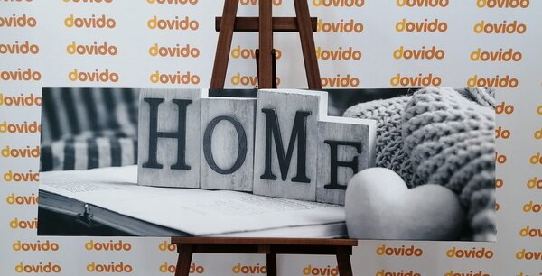 Πίνακας σε καμβά με την επιγραφή Home και νεκρή φύση σε ασπρόμαυρη εκδοχή