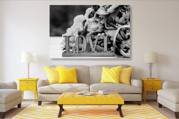 Πίνακας σε καμβά παιώνιες με επιγραφή Love σε ασπρόμαυρη εκδοχή