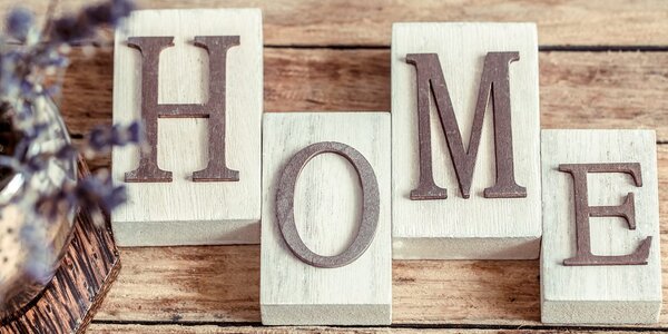 Πίνακας σε καμβά γράμματα Home