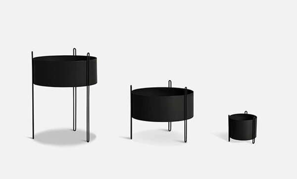 Woud - Pidestall Planter Small Black Woud