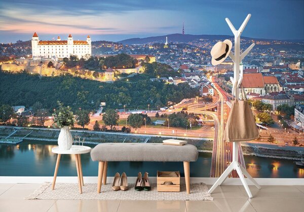 Φωτοταπετσαρία βράδυ στη Μπρατισλάβα