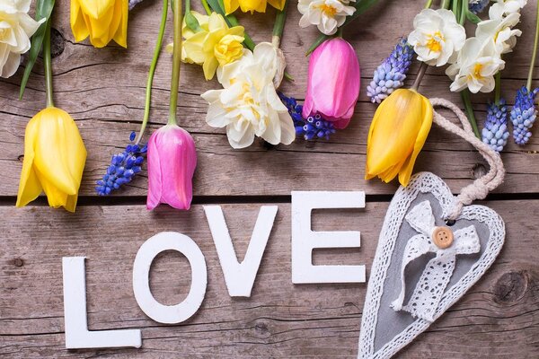 Πίνακας σε καμβά με επιγραφή Love