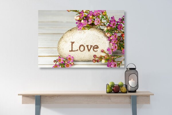 Πίνακας σε καμβά με επιγραφή Love σε πέτρα