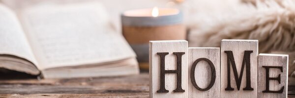 Πίνακας σε καμβά ξύλινα γράμματα με την επιγραφή Home