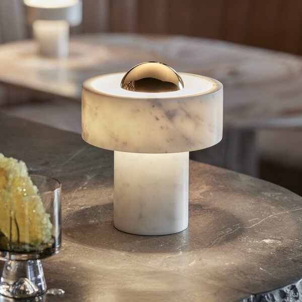 Tom Dixon LED φορητή επιτραπέζια λάμπα Stone, χρυσό χρώμα, ύψος 19 cm, ρυθμιζόμενος, Σαλόνι / τραπεζαρία, Μάρμαρο, σχεδιασμός