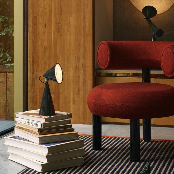 Tom Dixon LED-Akku-Τραπεζοσκόπιο Pose, ανθρακί, ύψος 25 cm, ρυθμιζόμενος, Μαύρο, Σαλόνι / τραπεζαρία, Πλαστικό, σχεδιασμός