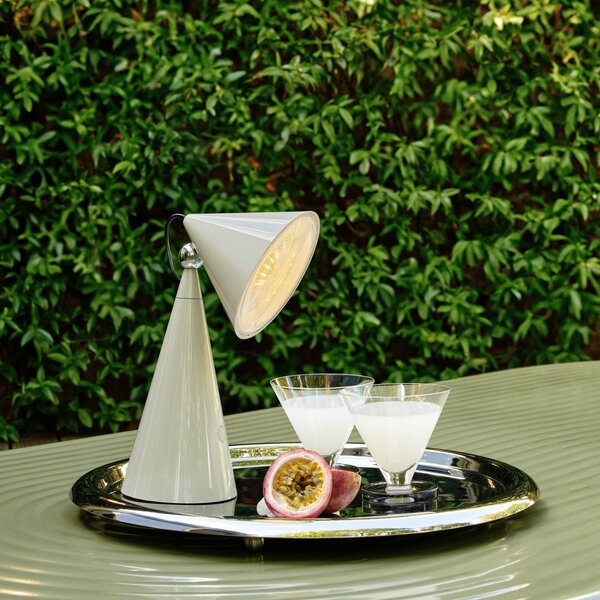 Tom Dixon LED φορητή επιτραπέζια λάμπα Pose, ανοιχτό γκρι, ύψος 25 cm, ρυθμιζόμενος, Γκρι, Σαλόνι / τραπεζαρία, Πλαστικό, σχεδιασμός