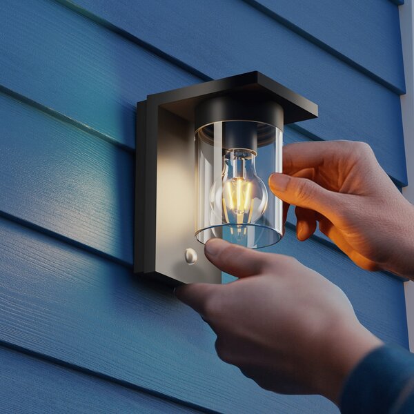 Calex Solar-LED-Außenwandleuchte Asti, αισθητήρας, IP44, μαύρο, Μαύρο, Πλαστικό, σύγχρονο