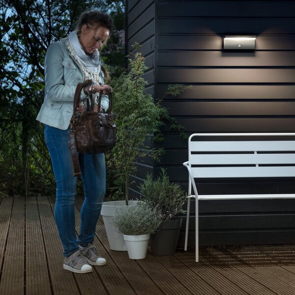 Philips LED φωτιστικό εξωτερικού χώρου Bustan, σετ 2 τεμαχίων, αισθητήρας 2.700K, Γκρι, Αλουμίνιο, σύγχρονο, Γωνιακός τοίχος