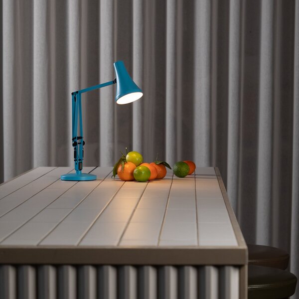 Anglepoise LED επιτραπέζια λάμπα 90 MINI VIVID, τυρκουάζ μπλε USB, ρυθμιζόμενος, Μπλε, Μελέτη / Γραφείο, Μέταλλο, Βιομηχανικός σχεδιασμός, Επιτραπέζια σκιά