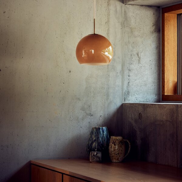 FRANDSEN Κρεμαστό φωτιστικό Ball Glass, καπουτσίνο, Ø 25 cm, ρυθμιζόμενος, Καφέ / Σκουριάς, Σαλόνι / τραπεζαρία, Γυαλί, σχεδιασμός