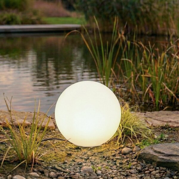 Lindby σφαιρικό φωτιστικό Valyra, Ø 40 cm, IP54, πασσάλου, Λευκό, Πλαστικό, σύγχρονο