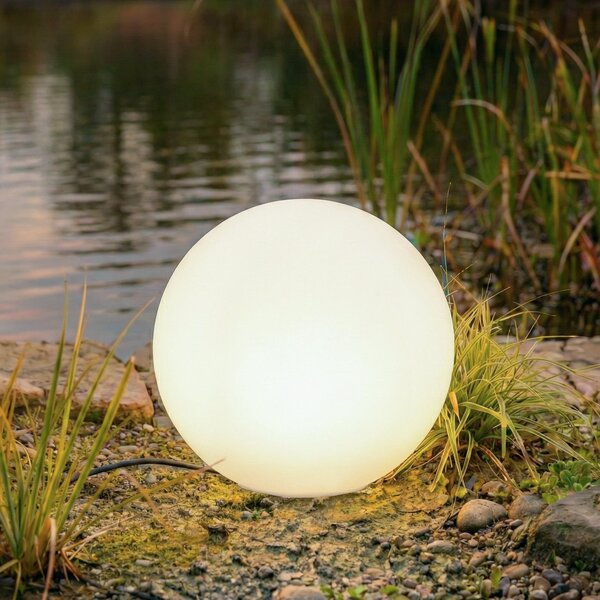 Lindby σφαιρικό φωτιστικό Valyra, Ø 40 cm, IP54, πασσάλου, Λευκό, Πλαστικό, σύγχρονο