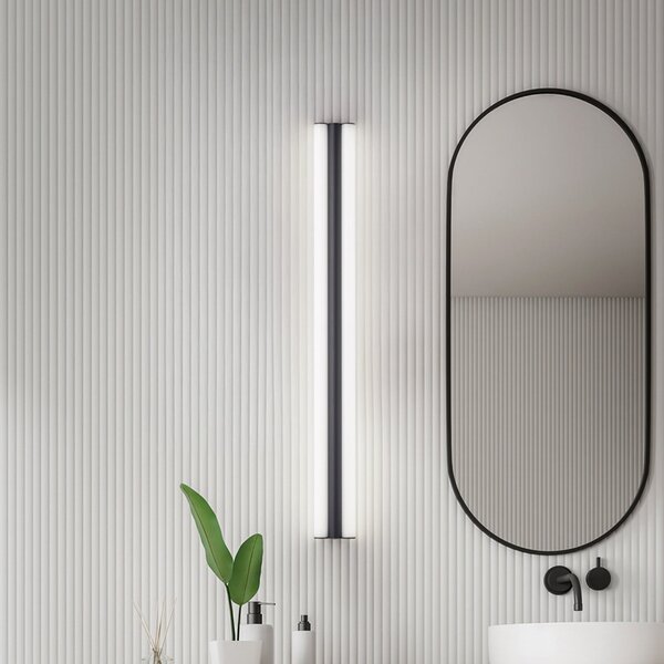 Helestra LED καθρέφτης LOOM, μήκος 120 cm, μαύρο, IP44, Μαύρο, Μπάνιο, Μέταλλο