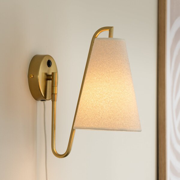 Globen Lighting Φωτιστικό τοίχου Lou Bouclé, λευκό/ορείχαλκος, ύφασμα, Λευκό, Σαλόνι / τραπεζαρία, Ύφασμα / Κλωστοϋφαντουργία, σχεδιασμός