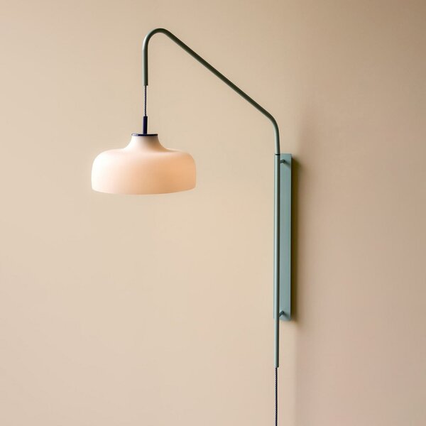 Hübsch HÜBSCH Φωτιστικό τοίχου Current, γαλάζιο, έκταση 71 cm, Μπλε, Σαλόνι / τραπεζαρία, Γυαλί, σύγχρονο