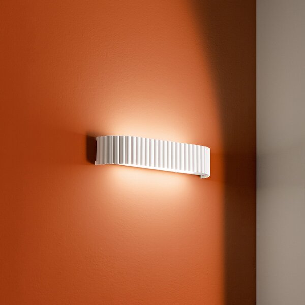 Luce Ambiente Design LED απλίκα Niike, λευκή, πλάτος 40 cm, μέταλλο, CCT, Λευκό, Σαλόνι / τραπεζαρία, Μέταλλο, σύγχρονο