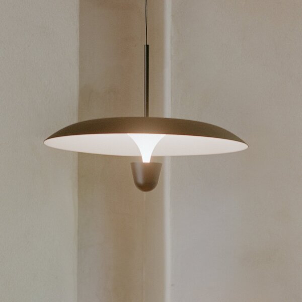 New Works LED κρεμαστό φωτιστικό Kantarell, Ø 55 cm, μαύρο, ρυθμιζόμενος, Μαύρο, Σαλόνι / τραπεζαρία, Μέταλλο, σχεδιασμός