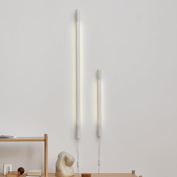 GEJST Φωτιστικό τοίχου Radent, λευκό, ύψος 135 cm, G13 LED, Λευκό, Σαλόνι / τραπεζαρία, Μέταλλο