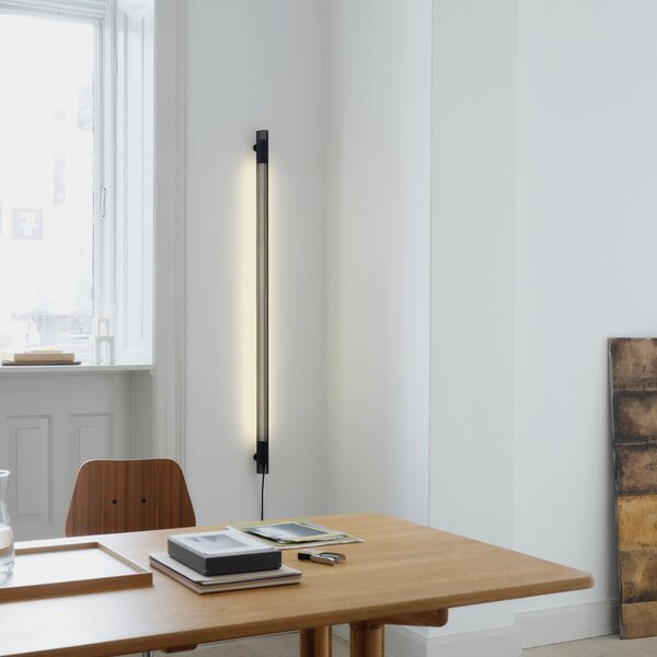 GEJST Φωτιστικό τοίχου Radent, μαύρο, ύψος 135 cm, G13 LED, Μαύρο, Σαλόνι / τραπεζαρία, Μέταλλο