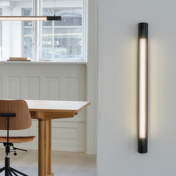 GEJST Φωτιστικό τοίχου Radent, μαύρο, ύψος 70 cm, G13 LED, ρυθμιζόμενος, Μαύρο, Σαλόνι / τραπεζαρία, Μέταλλο