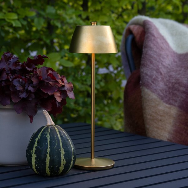 Konstsmide LED φορητή επιτραπέζια λάμπα Eze, ματ χρυσό, 32 cm, IP54, USB, ρυθμιζόμενος, Χρυσό / Ορείχαλκου, Σαλόνι / τραπεζαρία, Αλουμίνιο, σύγχρονο