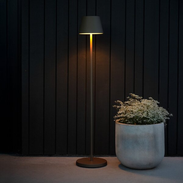 Konstsmide Φωτιστικό LED με μπαταρία Pomezia, μαύρο, 124 cm, IP54, USB, ρυθμιζόμενος, Μαύρο, Σαλόνι / τραπεζαρία, Αλουμίνιο, σύγχρονο