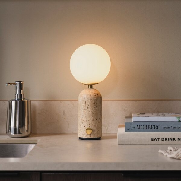Globen Lighting Φωτιστικό τραπεζιού με μπαταρία Torrano, τραβερτίνη μπεζ, ρυθμιζόμενος, Μπεζ, Σαλόνι / τραπεζαρία, Πέτρα, σχεδιασμός, Σφαίρα