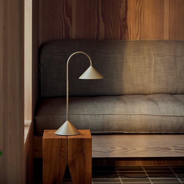 FRANDSEN LED-Akku-Τραπεζοειδής λάμπα Grasp, γκρι άμμου, ύψος 47 cm, ρυθμιζόμενος, Γκρι, Μέταλλο, σχεδιασμός