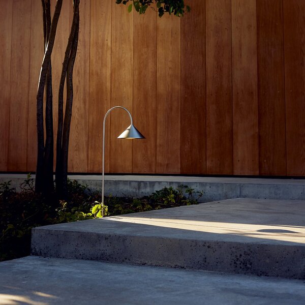 FRANDSEN LED-Erdspießlampe Grasp, ανοξείδωτο ατσάλι, 82 cm, IP44, ρυθμιζόμενος, Μεταλλικό, Ανοξείδωτος χάλυβας, σχεδιασμός