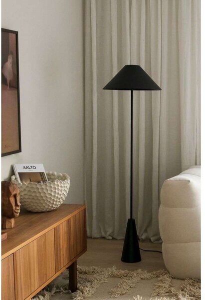 Globen Lighting Φωτιστικό δαπέδου Cannes, μαύρο, ύψος 140 cm, Μαύρο, Σαλόνι / τραπεζαρία, Μέταλλο, σχεδιασμός
