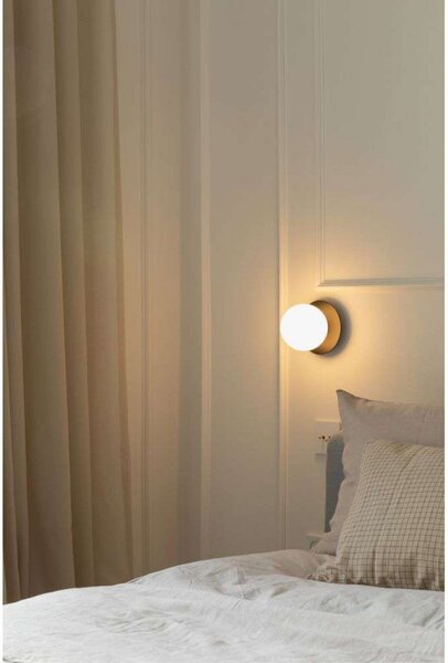 Nuura Aps Φωτιστικό τοίχου Liila 1, Ø 14 cm, IP44, μαύρο/οπαλίνα, ρυθμιζόμενος, Μαύρο, Μπάνιο, Μέταλλο, Σκανδιναβικό