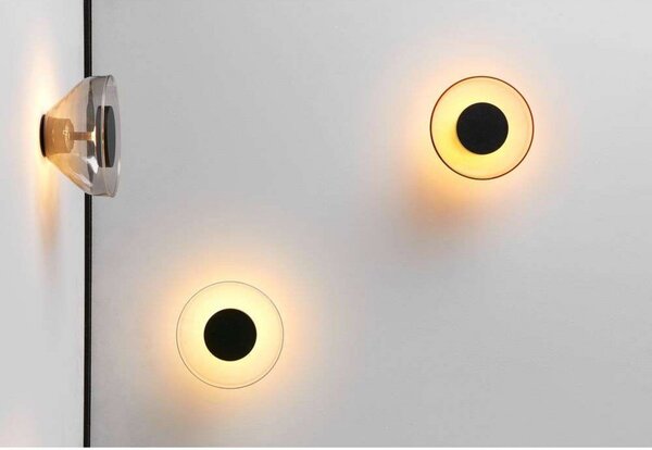 MARSET LED απλίκα Aura, Ø 18 cm, On/Off, οπαλίνα, Λευκό, Σαλόνι / τραπεζαρία, Μέταλλο, σχεδιασμός