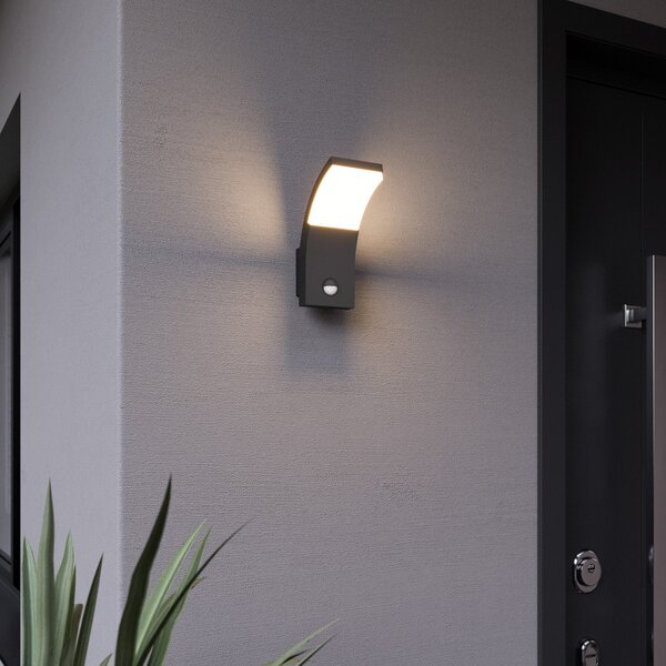 Lucande LED φωτιστικό τοίχου Timm, αισθητήρας, 20cm, ανθρακί, IP54, Μαύρο, Αλουμίνιο, σύγχρονο, Γωνιακός τοίχος