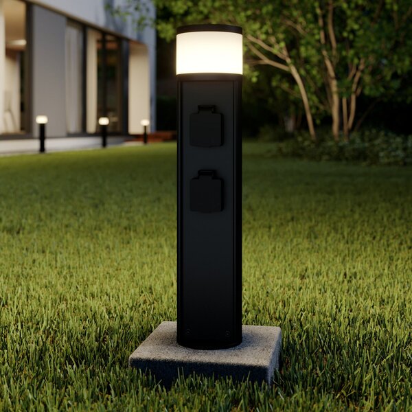Lucande LED-Sockellampe Corban, γκρι, πρίζες, IP44, Μαύρο, Αλουμίνιο, σύγχρονο