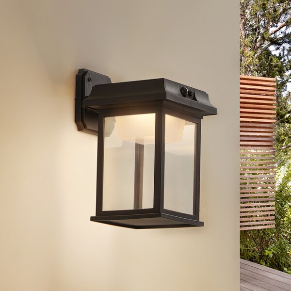 Lindby ηλιακό φωτιστικό τοίχου LED Latarka, ύψος 27,5 cm, αισθητήρας, Μαύρο, Πλαστικό, σύγχρονο