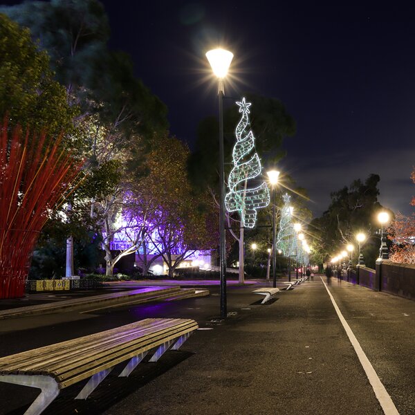 "CHRISTMAS TREE",270&200LED ΕΠΙΣT ΣΧΕΔ 7.5mΜΟΝΟΚ ΦΩΤ+ΛΑΜ ΣΕΙΡ,CW+ΠΡΑΣ ΣΤΑΘ,IP44,750x200CM,1.5m ΤΡ