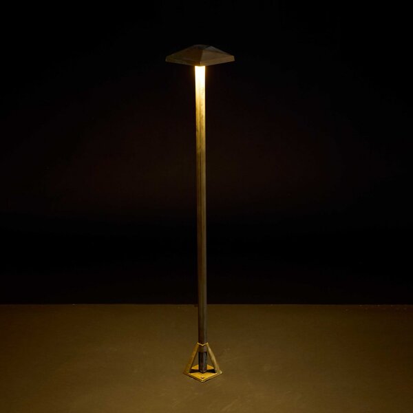 Moretti Luce Φωτιστικό διαδρόμου LED Aura Edge, ύψος 80 εκ., ορείχαλκος αντίκα, IP65, Μπρούτζινο / Αντικέ ορείχαλκου, Ορείχαλκος, Εξοχική κατοικία / Ρουστίκ