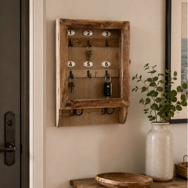 Ξύλινη Επιτοίχια Κλειδοθήκη Atmosphera Ornella Key Box με 6 θέσεις, 2 γάντζους και διαστάσεις 38x8x26.4cm