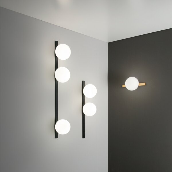 Luce Ambiente Design Φωτιστικό τοίχου Enoire, ύψος 90 cm, μαύρο, μέταλλο/γυαλί, 3 φτερά, ρυθμιζόμενος, Μαύρο, Σαλόνι / τραπεζαρία, Μέταλλο, σύγχρονο