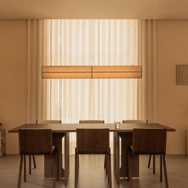 Audo Copenhagen κρεμαστό φωτιστικό Hashira Linear, φυσικό χρώμα, μήκος 140 cm, ρυθμιζόμενος, Μπεζ, Σαλόνι / τραπεζαρία, Ύφασμα / Κλωστοϋφαντουργία