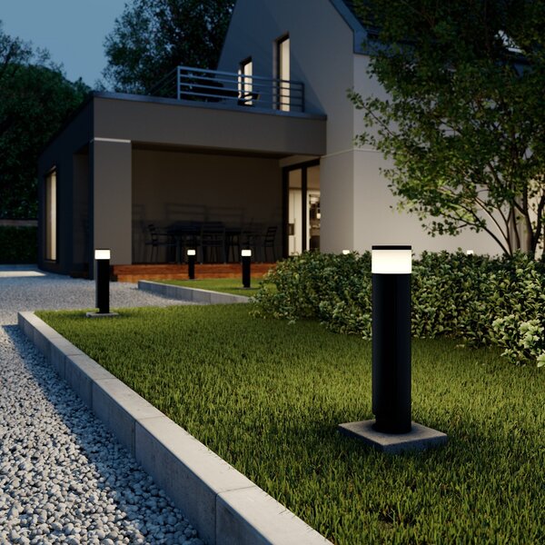 Lucande LED-Sockellampe Corban, γκρι, πόρτα, πρίζες, IP44, Μαύρο, Αλουμίνιο, σύγχρονο