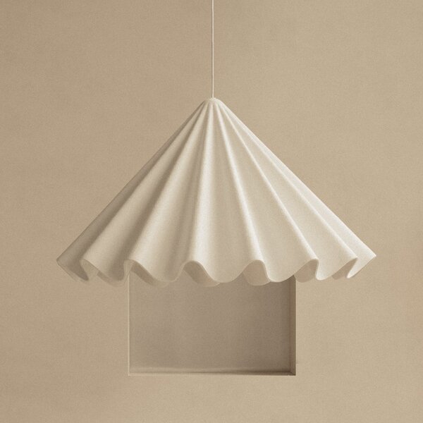 Audo Copenhagen Κρεμαστό φωτιστικό Dancing, λευκό, Ø 65 cm, τσόχα, ρυθμιζόμενος, Λευκό, Σαλόνι / τραπεζαρία, Ύφασμα / Κλωστοϋφαντουργία