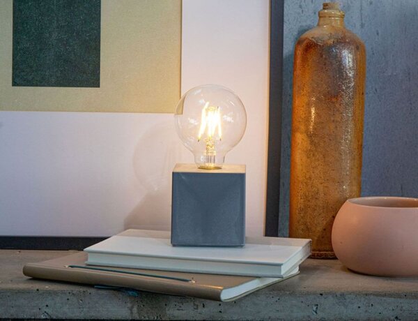 Επιτραπέζιο φωτιστικό LED Livoo LH108 με λαμπτήρα Ε27 και διαστάσεις 8x8x20cm